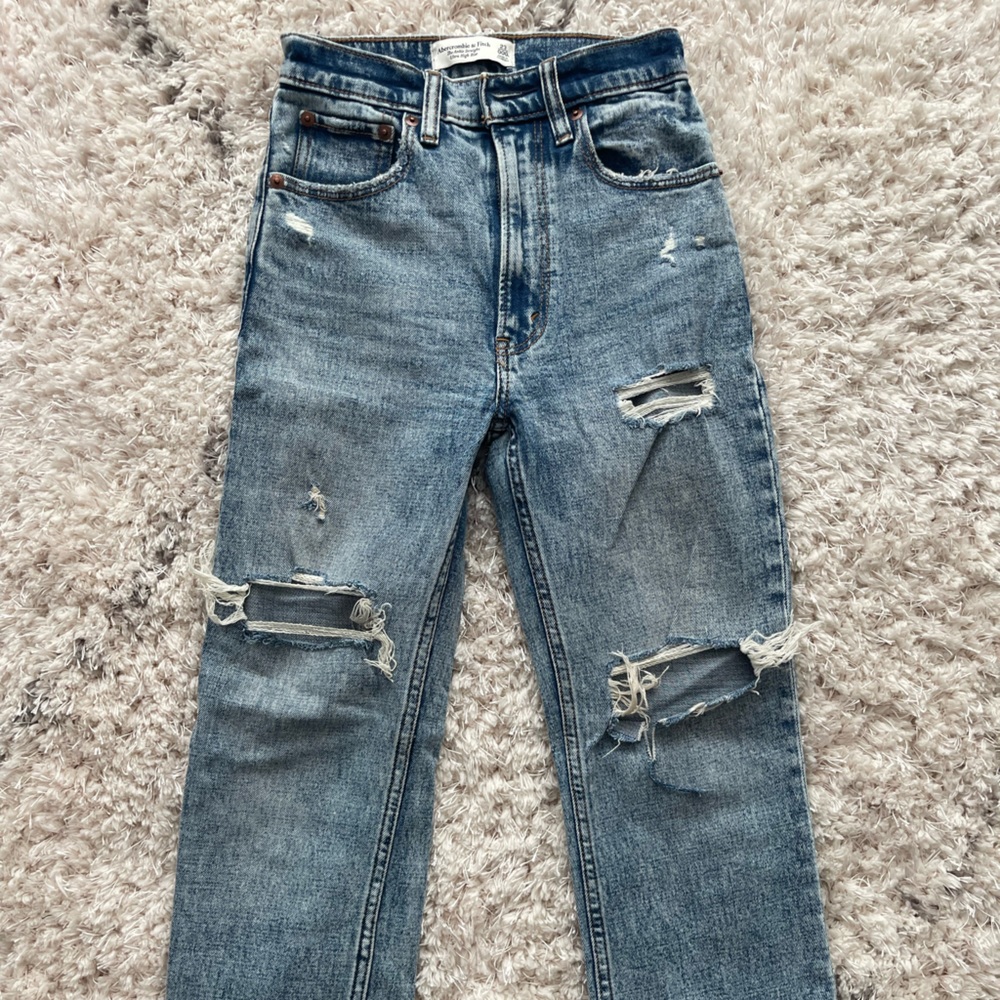 Abercrombie Ankle Straight Ultra High Rise Size 23